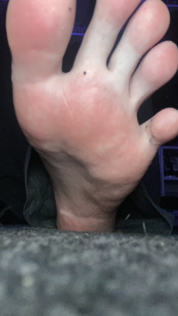 SomeFootPoster's tweet photo. Back down here again huh? 

Fine, do as you please, I won’t be paying attention to you anyway. https://t.co/Lts7MedKJV
