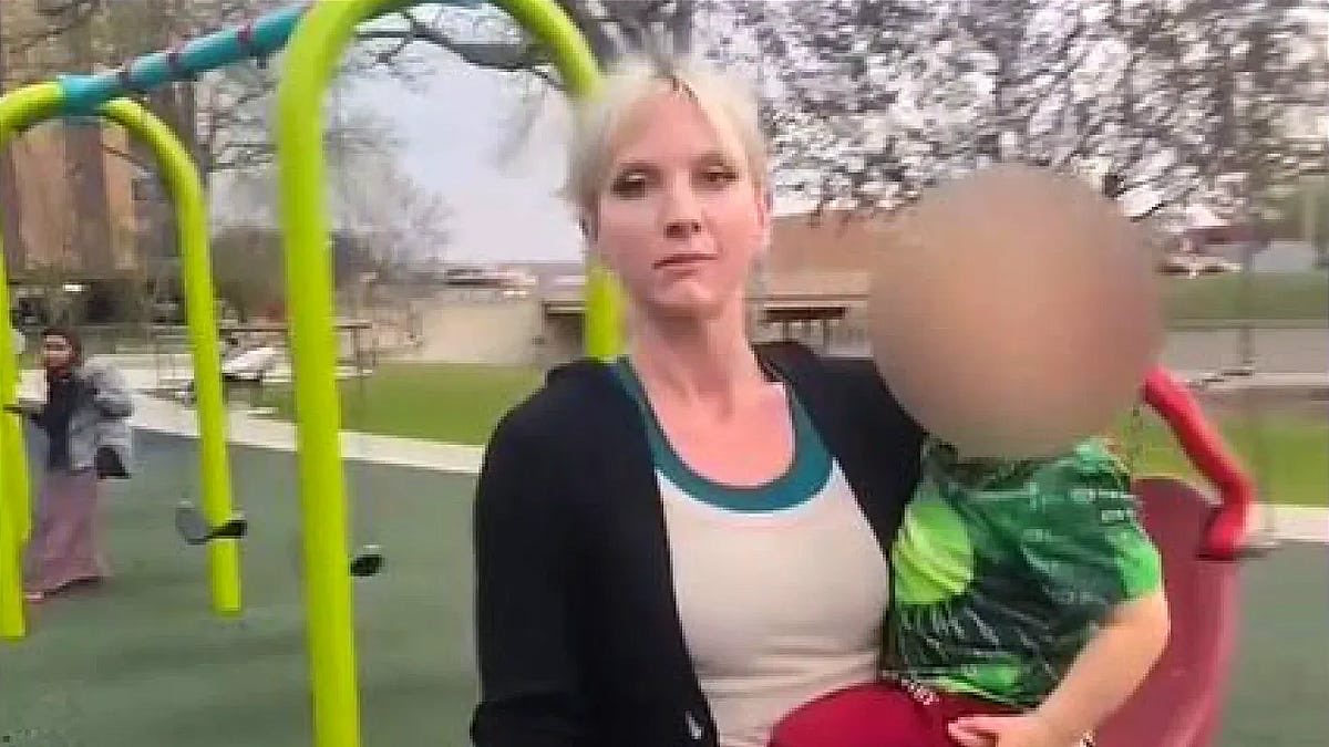 EndWokeness's tweet photo. If Lindsay Clancy was on trial for saying the "N-word" instead of killing her kids, she'd have 0 feminist fans

I know this because it happened

Look up Shiloh Hendrix https://t.co/BV875MLCnF