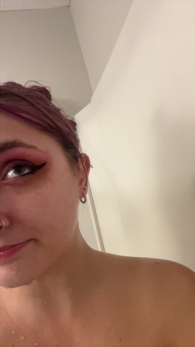 LynnKitten20's tweet photo. Fun in the shower! 🤭 https://t.co/ruZN6YPXpG