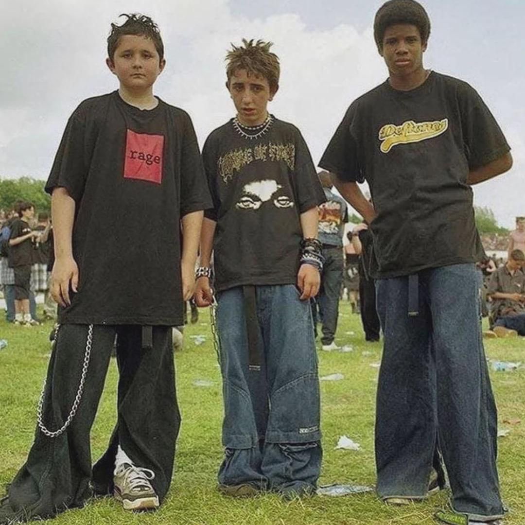 OldInternetFeel's tweet photo. Ozzfest, 2001 https://t.co/Q8Fu9XnyK8