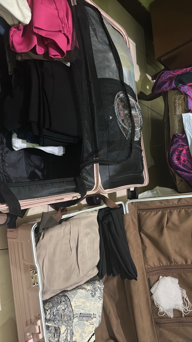 Cnty88's tweet photo. kalau bukan packing holiday pusing setengah mampos https://t.co/B3048RDW4z