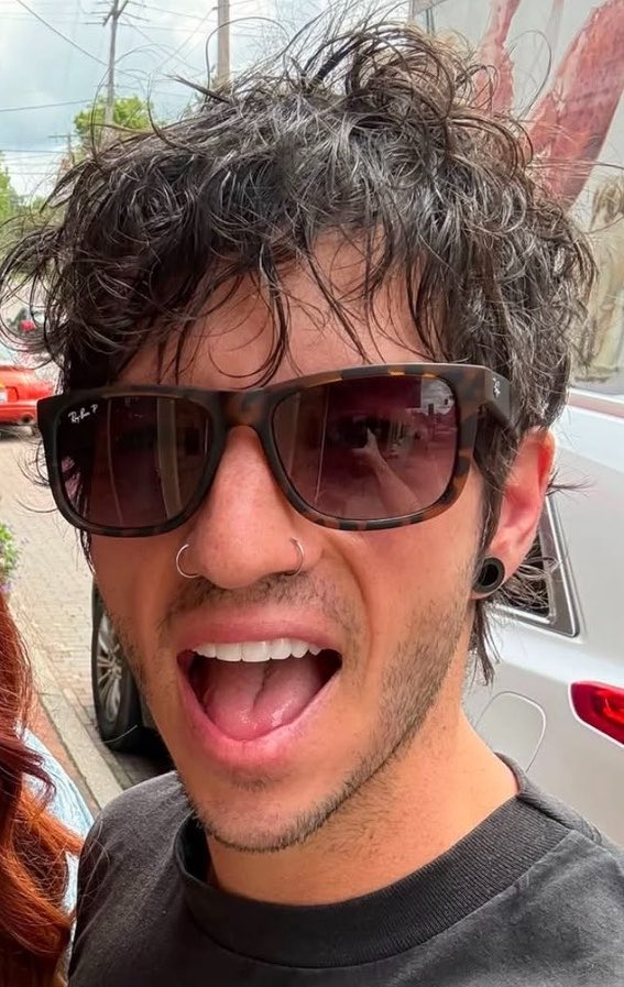 tyjumpsuit's tweet photo. os 40 batendo na porta estão fazendo muito bem pra ele tem algo muito forte acontecendo https://t.co/u87ysPhtu6