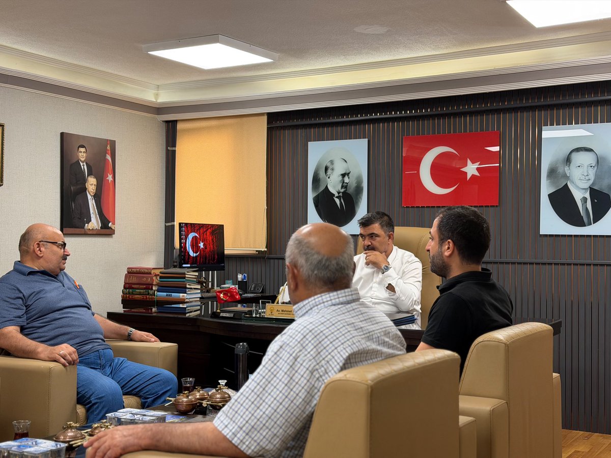 AKSahinbey27's tweet photo. 📍 19. Bölge Mahalle Başkanları İstişare Toplantısı

İlçe Başkanımız Av. Mehmet Tiryaki ve Teşkilat Başkanımız İsa Tabur’un katılımlarıyla, 19. Bölge Toplantımızı mahalle başkanlarımızla istişare toplantımızı gerçekleştirdik.

Toplantımızda mahallelerimizde yürütülen teşkilat çalışmalarını değerlendirirken Vatandaşlarımızın talep ve önerilerini merkeze alan hizmet anlayışımız doğrultusunda, saha çalışmalarımızı daha etkin ve verimli hale getirecek konular üzerine istişarelerde bulunduk.

@abuyukgumus 
@abdulhamitgul
@hakanaksu058
@iekarayel 
@fmfedaioglu
@FatmaSahin 
@mtahmazoglu 
@avmehmettiryaki 
@AKPartiG_Antep