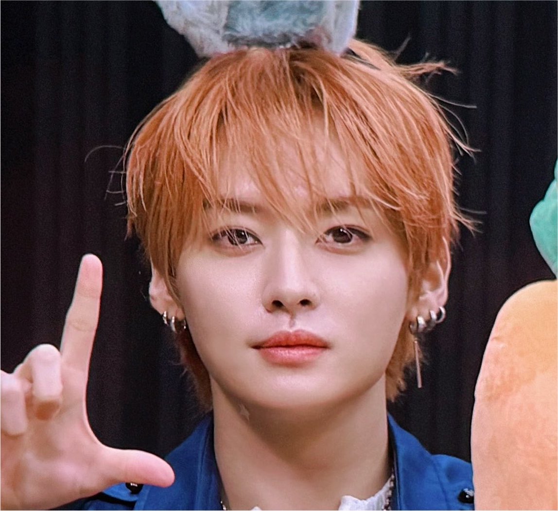 daisydarlinng's tweet photo. who let him be this pretty https://t.co/TLubK2ROiK