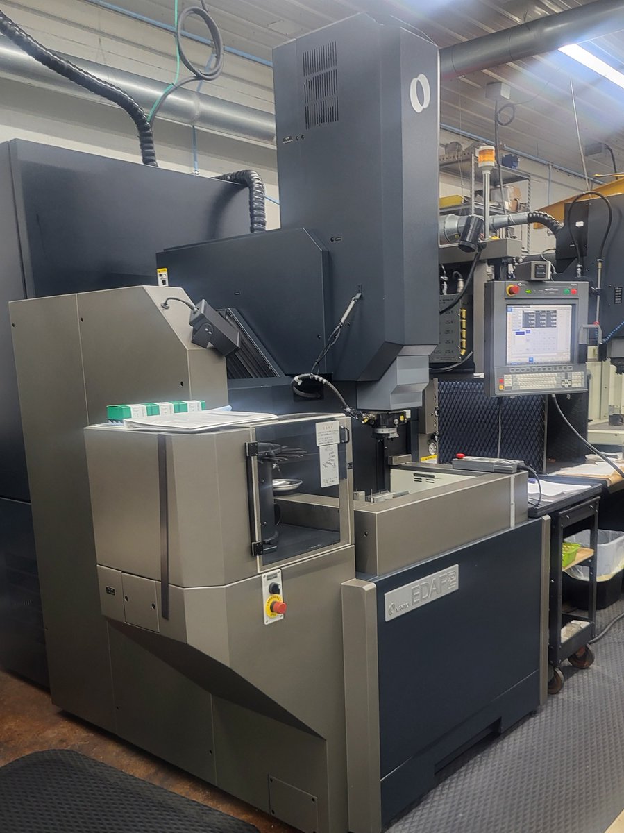 AC_Equipment's tweet photo. 2014 Makino EDAF2 - This machine is loaded with options including Carbide Circuit!  Contact us for more information! https://t.co/jLLpIBoFJO  @MakinoMachine #SinkerEDM #EDMmachining #EDM https://t.co/vJ6I9eDZPK
