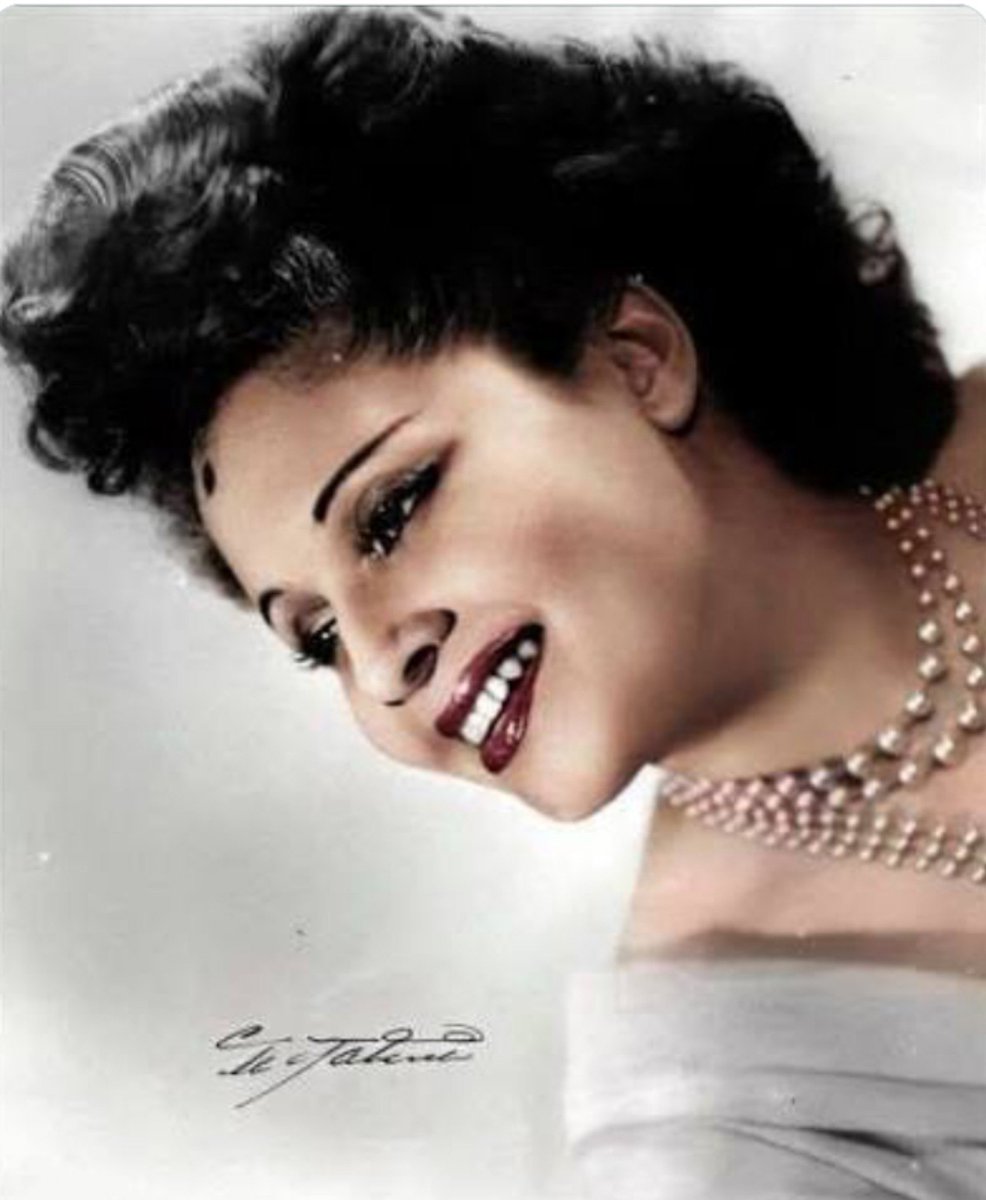 YNGC13613's tweet photo. Hoy celebramos el natalicio 126 de Rita Montaner, una de las artistas más icónicas de Cuba.
Fue una artista total: pianista concertista, soprano de impresionante voz, actriz de cine y televisión.
#CubaCoopera 
#BMCEnBelice https://t.co/lvKX46tviy