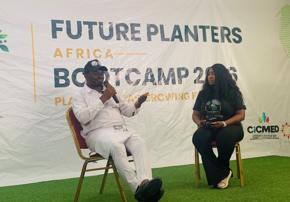 FuturePlanters's tweet photo. Our Planters are engaging with Hon. David Ombugado, PDP Gubernatorial Candidate, as he shares his experiences and encourages them to take personal development, growth and self-improvement seriously.

What are you currently working on becoming better at?

#FuturePlantersAfrica https://t.co/JfhfFVOW6m