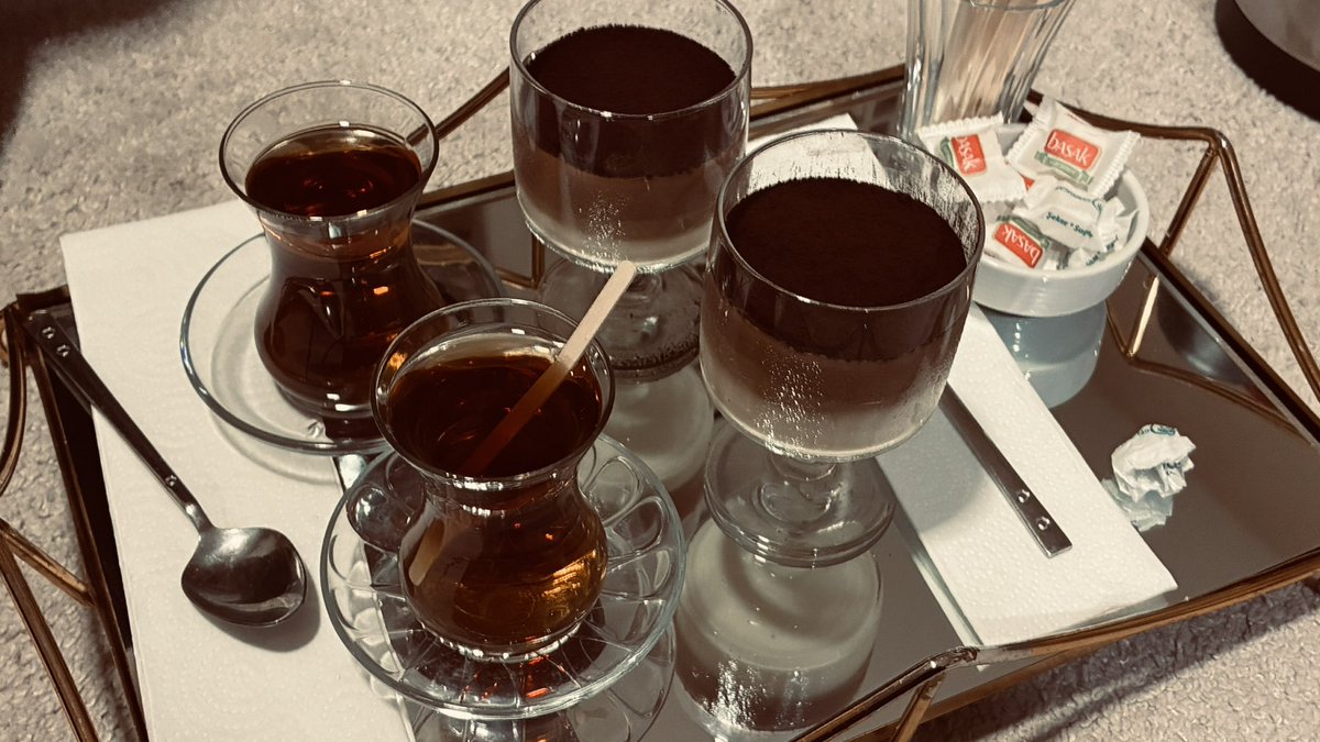 ranakcsvn's tweet photo. Nasıl başladı / nasıl devam ediyor ✨ https://t.co/1Jm3DSicGp