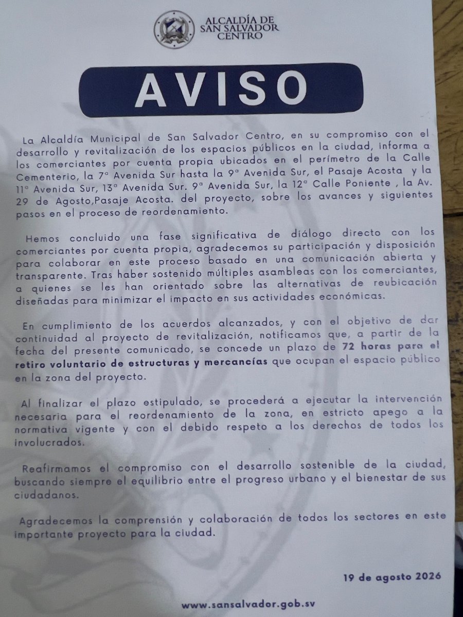 DiarioCoLatino's tweet photo. #ContinúanDesalojos | La Alcaldía de San Salvador Centro ha girado una circular e la que otorga el l plazo de 72 en varias calles y avenidas del Centro Histórico "de forma voluntaria". https://t.co/b9ceJm9hnt