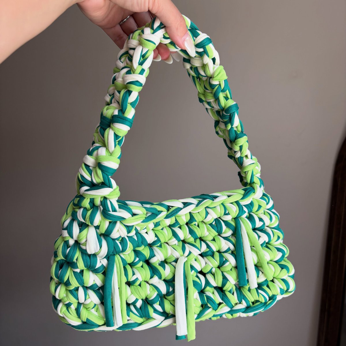 dagolismaill's tweet photo. Crochet mini shoulder bags: the perfect cute accessory for nights out, holidays, and any outfit that doesn’t need a big bag. https://t.co/8ssytSEKnH