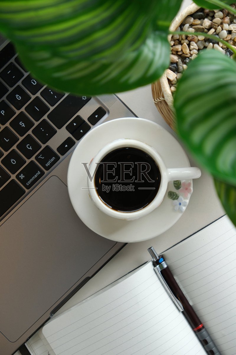 hmo557753's tweet photo. Got 10 mins before the next meeting, recharging my coffee u0026 brain — productivity mode can wait 1 more sec.， https://t.co/OiTYMoqyUC