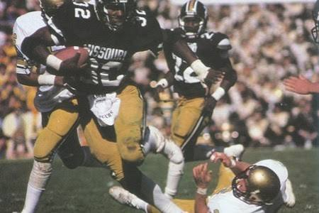 rngroty's tweet photo. @Austin_Lewellen That's Champagne or Vegas Gold, like Vandy, Purdue, Colorado. Mizzou's school color is Old Gold (think Notre Dame) IMO, these throwbacks would be perfect with the correct gold https://t.co/72oJOY4rdl