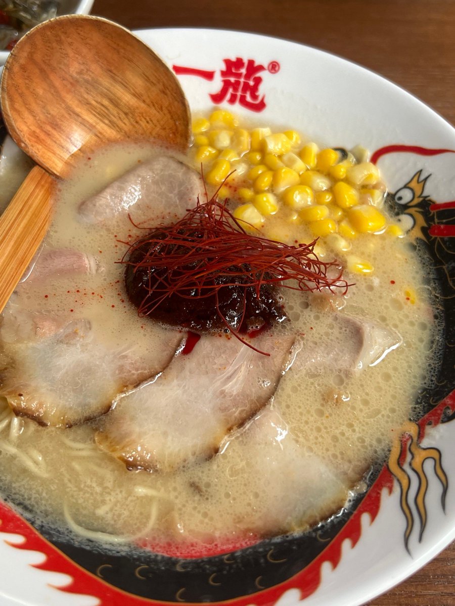 ZaaySoSaucy's tweet photo. This hidden ramen spot in Brooklyn serves the chewiest handmade noodles and rich tonkotsu broth—10/10, would line up for 30 mins again! https://t.co/ujGcCiuT2Y