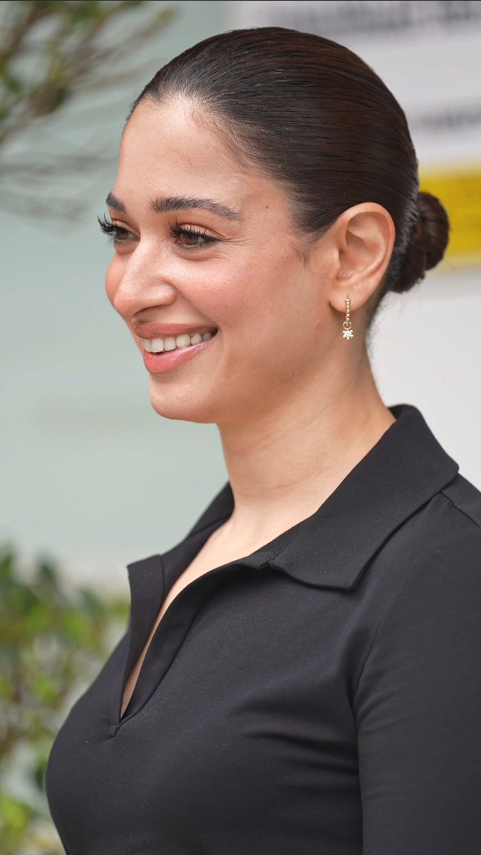 BollyBeauties_'s tweet photo. Her Physique 😍
     🔥
#TamannaahBhatia https://t.co/2ie1gfeloU