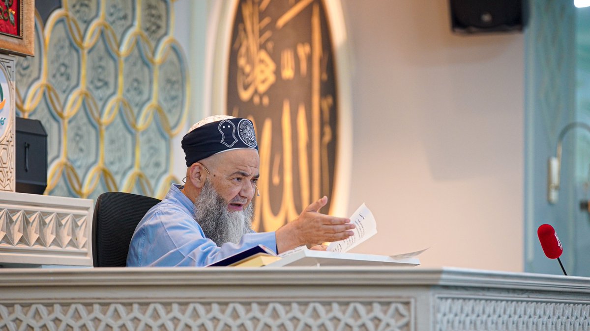 c_ahmethoca's tweet photo. "Haftanın Sohbeti" HAYDER Kültür Merkezi'nde devam ediyor.

Lâlegül TV, Lâlegül FM ve YouTube kanalımızdan canlı olarak takip edebilirsiniz. https://t.co/2qRCLlTCLE