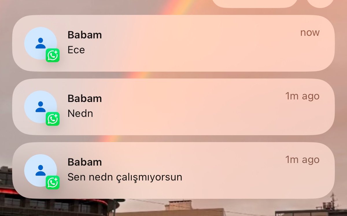 piglettingrr's tweet photo. baba bi dur mental breakdown geciriyorum anamin amina geri donmek istiyorum kafama sut cektiler https://t.co/Ue8toRydeZ