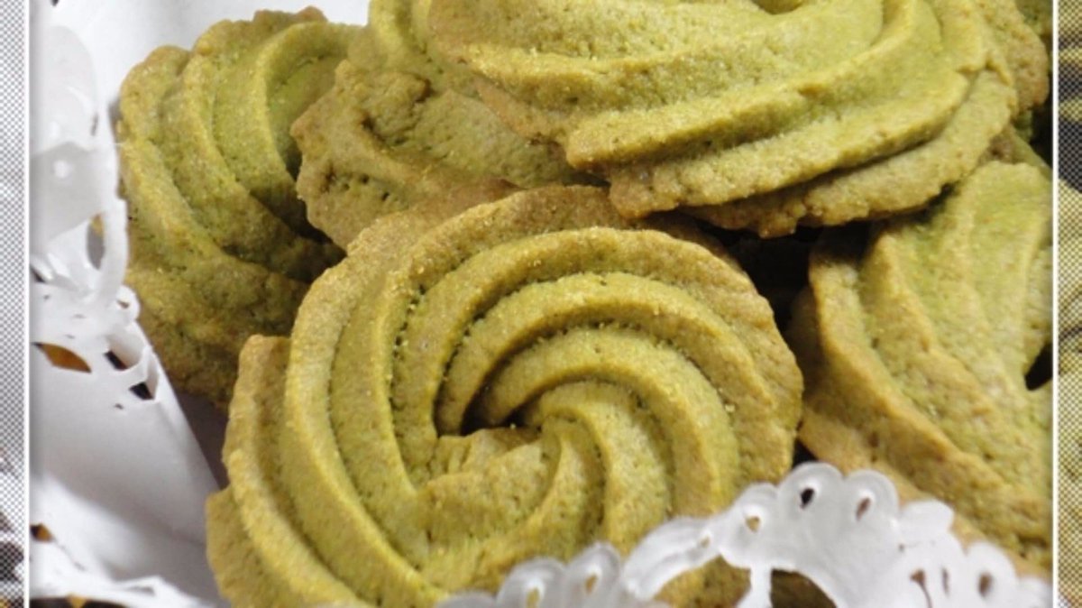 assassoya's tweet photo. Just discovered the most addictive crispy matcha cookies—grab a pack and share them with your favorite people! https://t.co/SYxvBCRoox