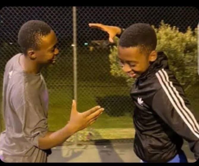 Ankara_M10's tweet photo. Parents: Don’t trust anyone you see.

Me when I meet someone who loves Messi. https://t.co/yBoeomkFFJ