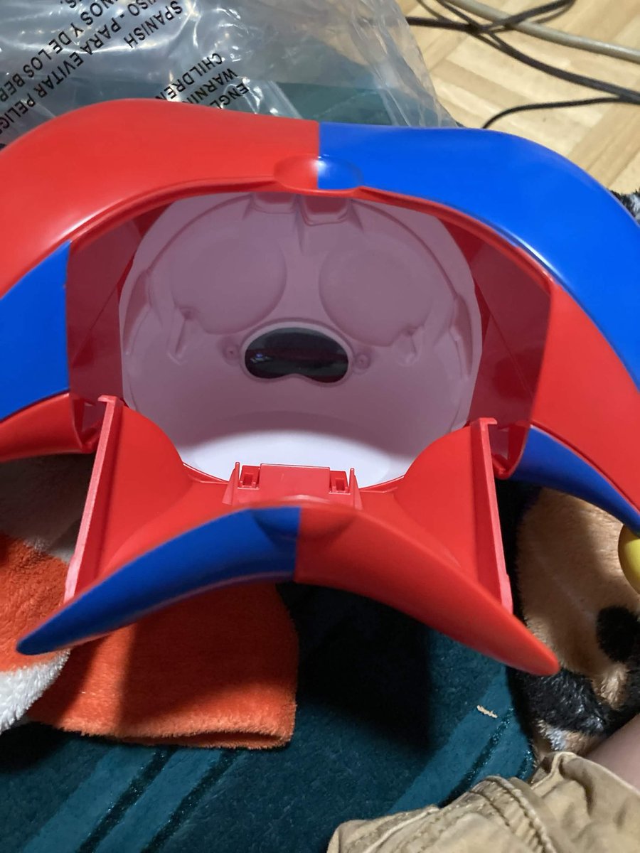 Fola_Weird_Deer's tweet photo. Got the #PomniPopcornBucket & the package came in damaged upon arrival but no visible damage to the product. Let me tell you… this is such a pain in the ass to open. It’s cute but my lord it shouldn’t be that hard to open…
#TADC #TADCMovieBundle #TADCmerch #Pomni #TheFinalAct https://t.co/MDHwu4ZN21