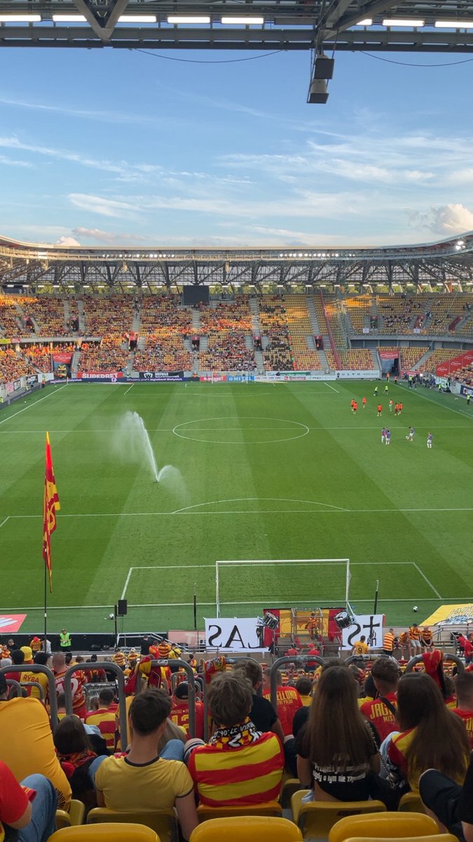 Kubson801's tweet photo. Czy to Pululu?🥺🥺#jagiellonia #JAG #pululu https://t.co/42eRr0FyWN