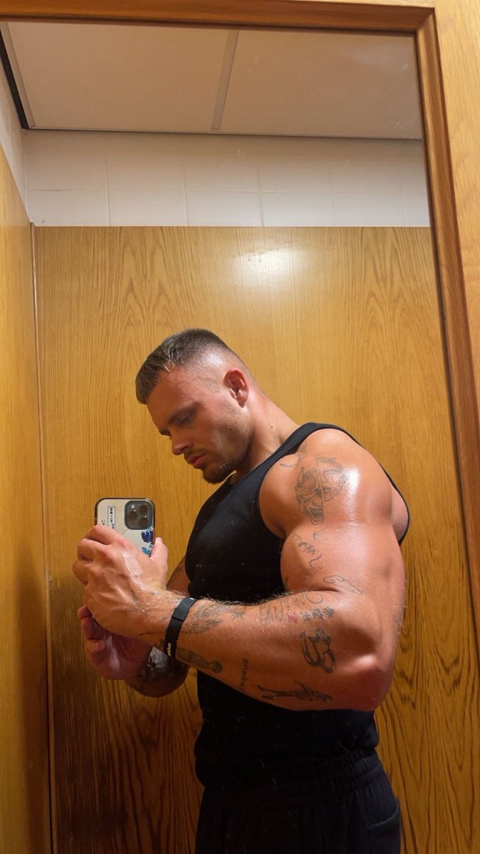 Rockythealpha4's tweet photo. arm day everyday https://t.co/xXQliXdHS8