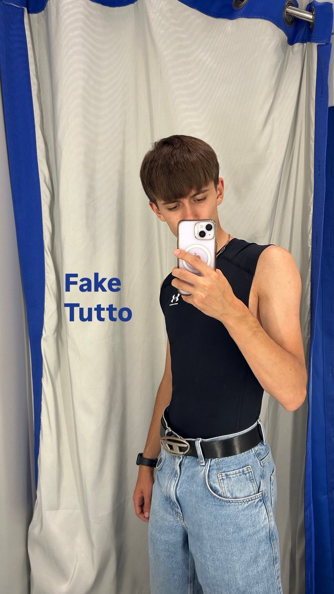 _valpp's tweet photo. Fake tutto https://t.co/rNgRh38FM1