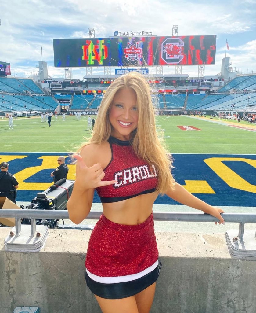 Campus_babes77's tweet photo. Caroline Malloy | South Carolina ❤️ https://t.co/9JGmURchus