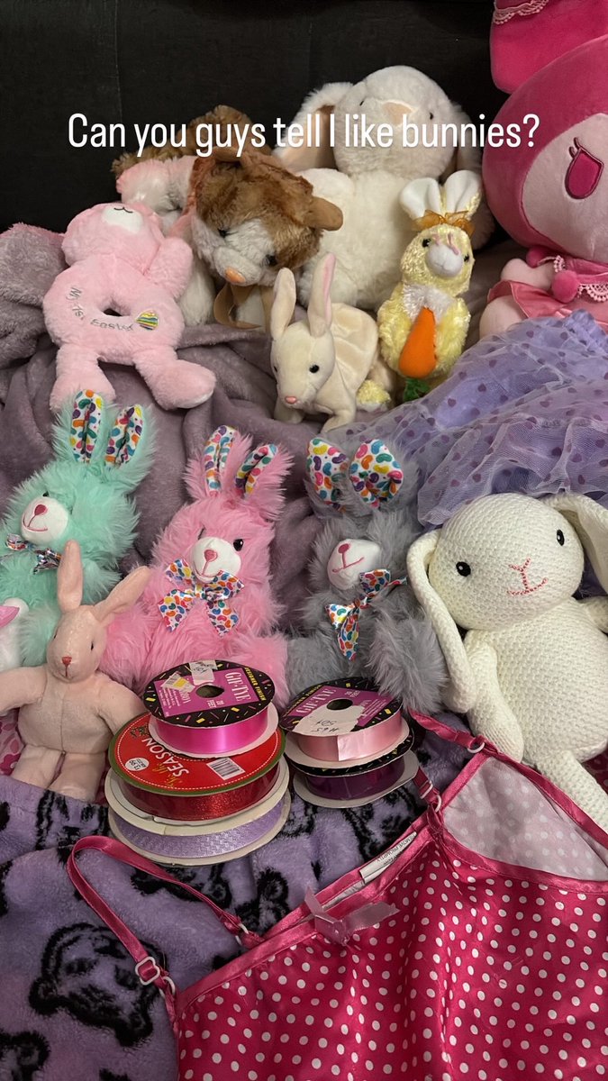 thisdolllovesu's tweet photo. #kleptotwt #klepto I stole most of this yesterday I only bought the ribbons cuz they wouldn’t let you bring in bags (╥﹏╥) https://t.co/1dhWVGIqaF