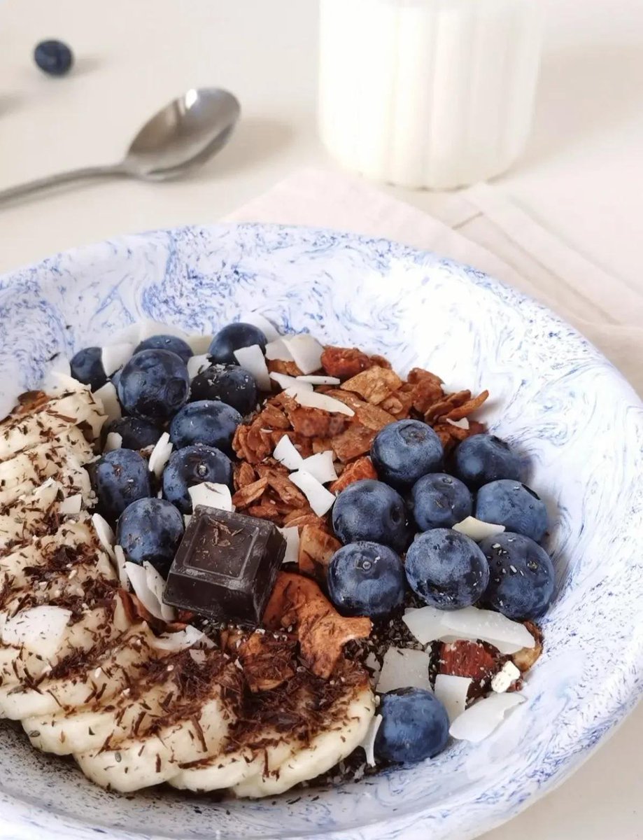 akan_zeemic's tweet photo. Whole grain oat flakes just landed! Super creamy when cooked, packed with fiber u0026 no added sugar—perfect for morning bowls  #GroceryFind #HealthyEats https://t.co/93asajF7Zs