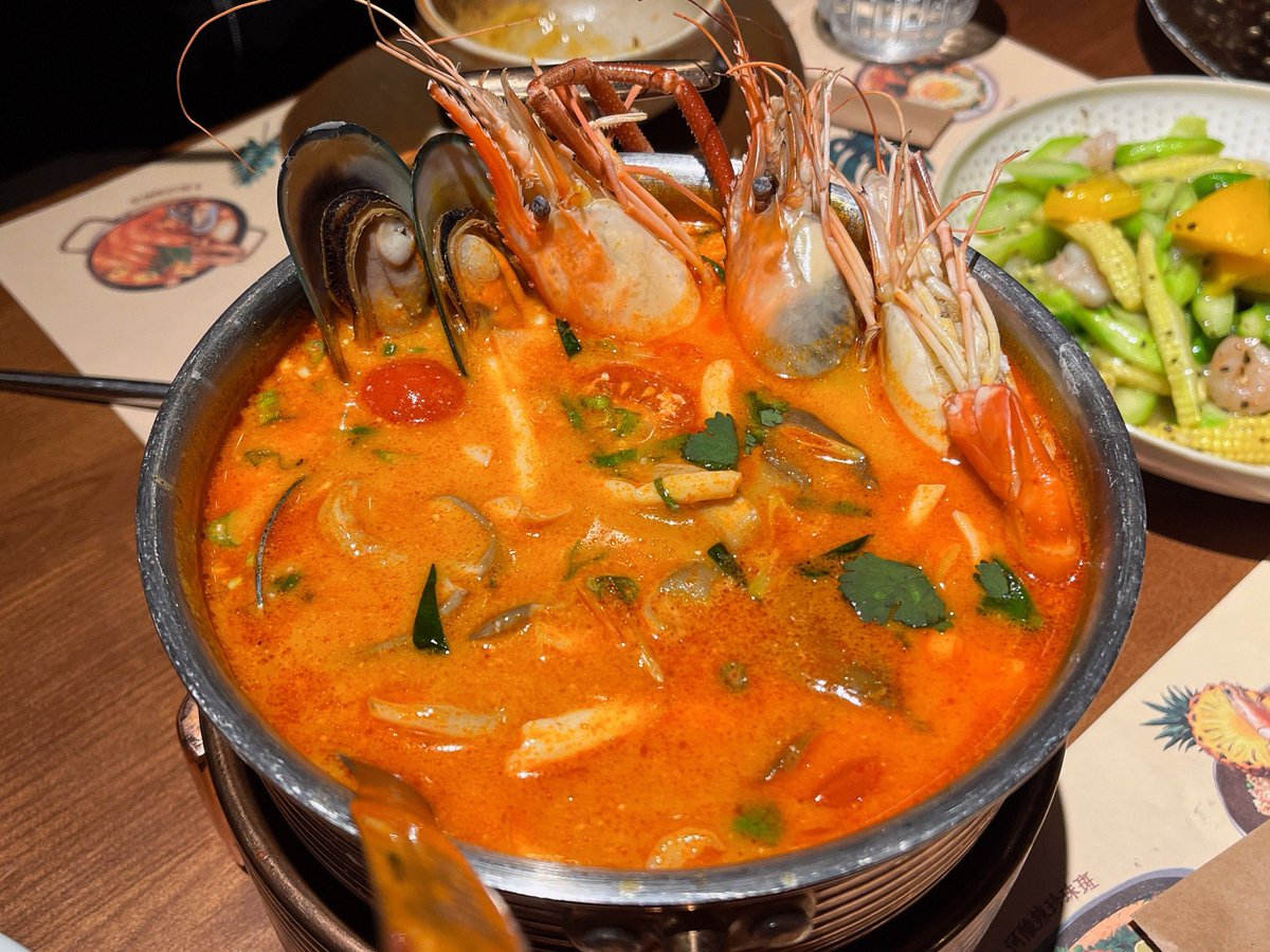 124_chinna's tweet photo. Craving authentic tom yum goong made with fresh lemongrass, lime leaves and plump shrimp—thai comfort in a bowl that hits all the right spicy, sour notes! https://t.co/29byRCKa5I