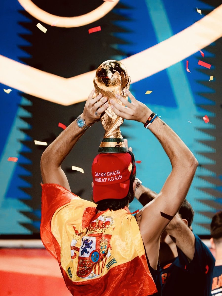 yooneeje's tweet photo. Hace un mes se anunció que España era campeona del mundo.🇪🇸🫶🏻 https://t.co/a0gga1kXcV