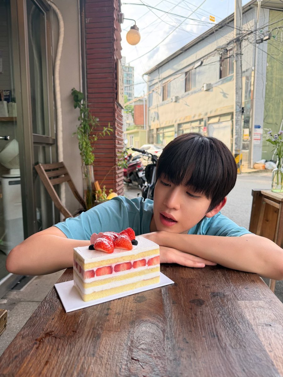 jangkaesseongg's tweet photo. 현실에 존재할 거 처럼 구는 행위를 자제하셔야 https://t.co/Rq0fz0n0G6