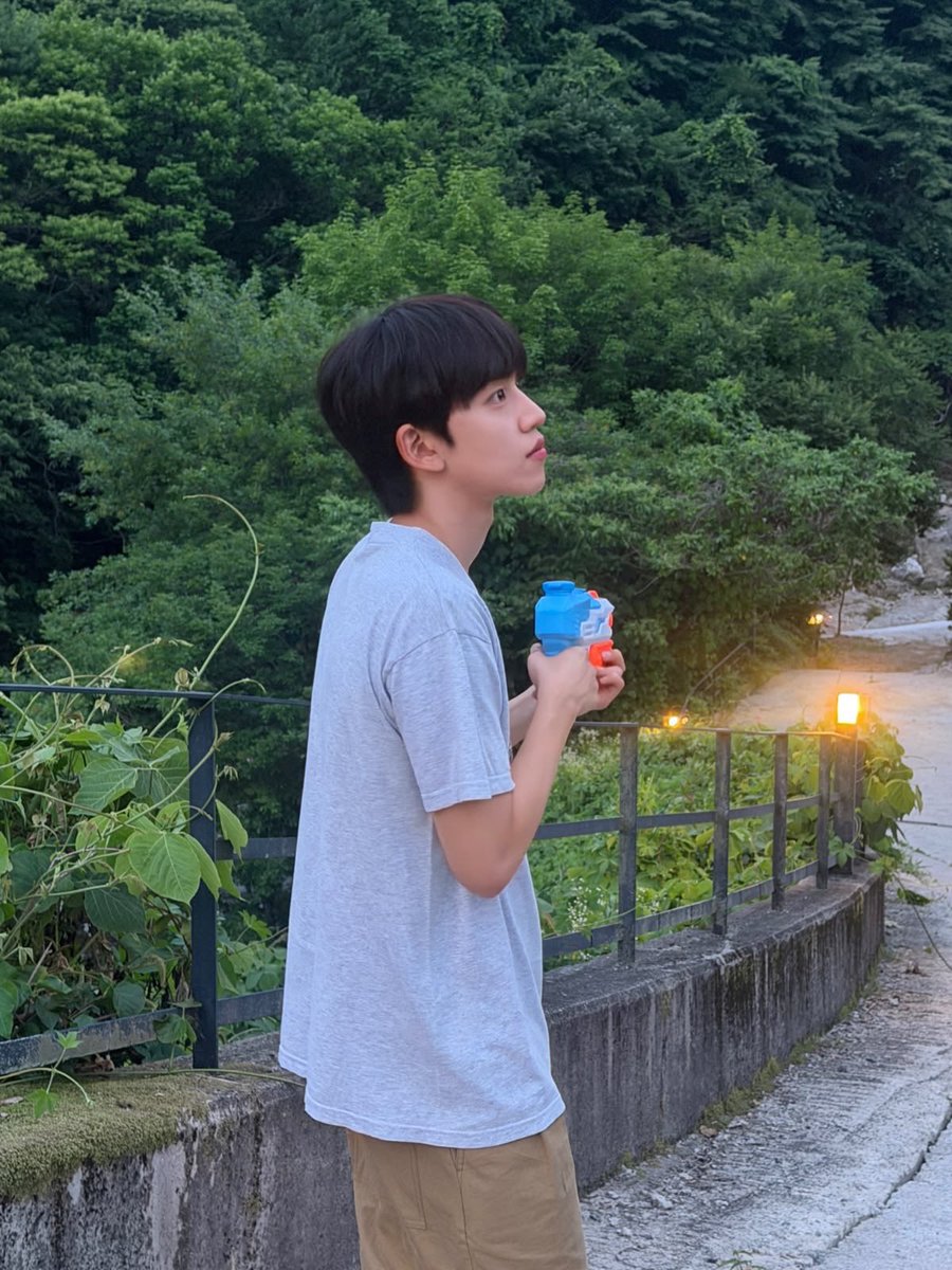 jangkaesseongg's tweet photo. 현실에 존재할 거 처럼 구는 행위를 자제하셔야 https://t.co/Rq0fz0n0G6