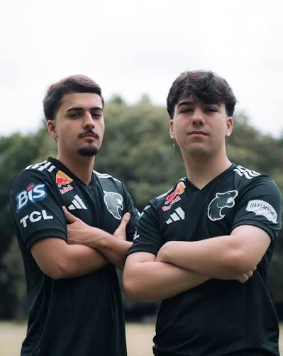 pineciokaiki's tweet photo. Posso falar uma coisa? ORGULHOSO DEMAIS desses dois, pelo amor jogaram MUITO, deram o máximo até o final e  que PECADO ficar no top 8... meus parabéns! https://t.co/dYa6fAyTdC