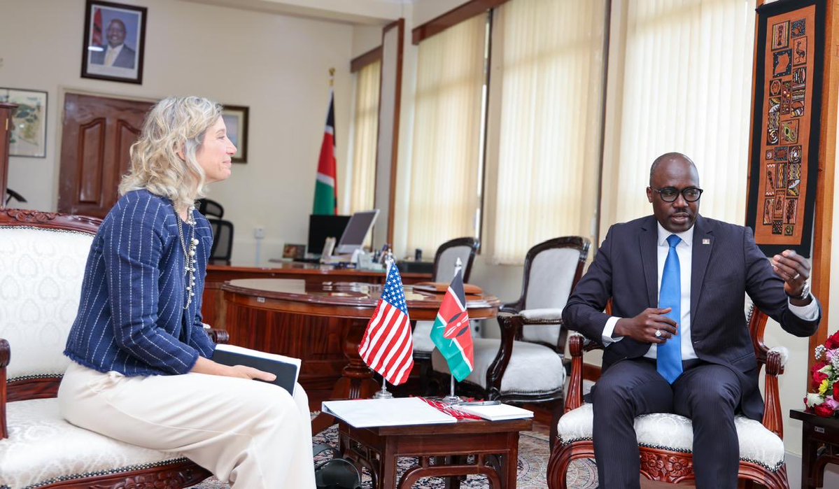 SingoeiAKorir's tweet photo. Kenya and US share an enduring, collaborative partnership.

Pleased to meet Ms. Carla Benini U.S. Charge D'affaires accompanied by Ms. Leah Cato, Deputy Political Counselor, today to discuss matters of mutual interest. Our conversation explored pathways to further align our shared priorities on defence and economic partnership and to deepen this valued relationship. @ForeignOfficeKE