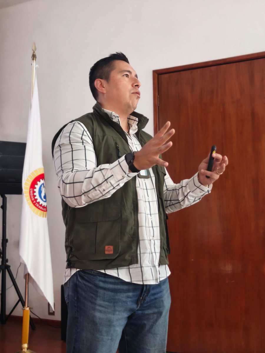 navarro_luis84's tweet photo. Seguimos con la Ruta CTM-Infonavit, programa impulsado por nuestro máximo líder @tereso_medina para mantener al @Infonavit al alcance del cetemismo nacional, hoy toco Puebla, gracias al líder @leobardosoto por facilitar este ejercicio en beneficio de los trabajadores. https://t.co/vNUonbMIMQ