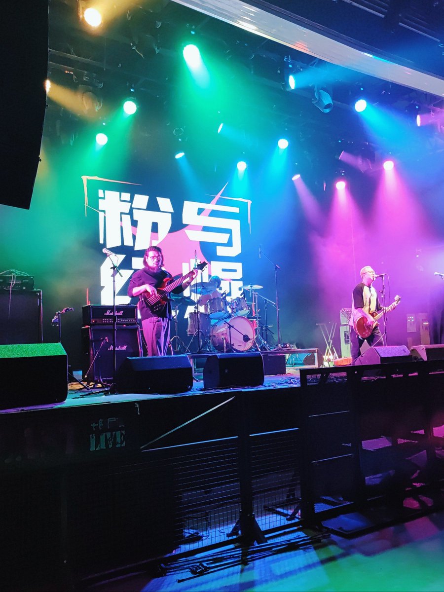 johndavid714's tweet photo. Just left the indie rock show at the downtown venue—every chord hit so right, the crowd’s energy was insane! Can’t stop replaying the setlist. https://t.co/IkAXw94oVT