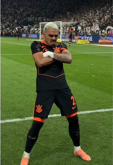 torneiraas's tweet photo. @salvedrew Pô irmão KKKKKKKKKKKKK os jogadores do teu time não tem nem comparação com nenhum brasileiro bixo KKKKKKKKKKK https://t.co/uJB4DA3hhd
