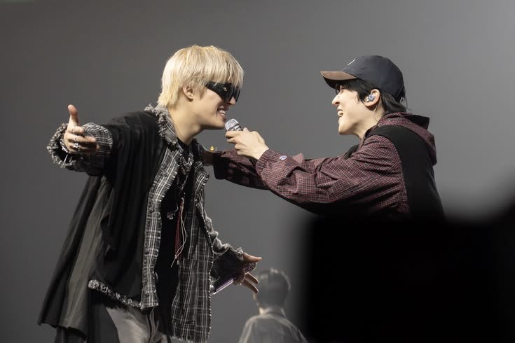 yungilomls's tweet photo. -`♡´- rise and shine, it's yungi pic of the day ! (day 317)
🐶🎤🐥😆 https://t.co/DbVAWisOJ0