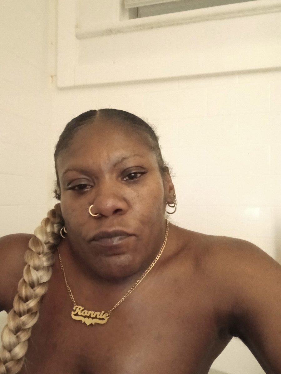 SlickThickLegit's tweet photo. 🤣😂 The emojis on the last pic... Subscribe to my OF by 12am Saturday to receive a free video dm of your choice.. It's up to you, to put your request in once you subscribe tho. 
💯🤪🥳🧐☺️ 

#LinkInBio #GetInWhereYouFitIn #OnlyFansModel #SelfLoveInfluencer #UnapologeticallyMe https://t.co/DMWA5TBuld