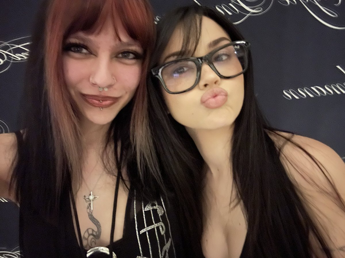 C0RPSESZN's tweet photo. @MaggieLindemann because take me back i miss you so much https://t.co/1M7OemDKCp