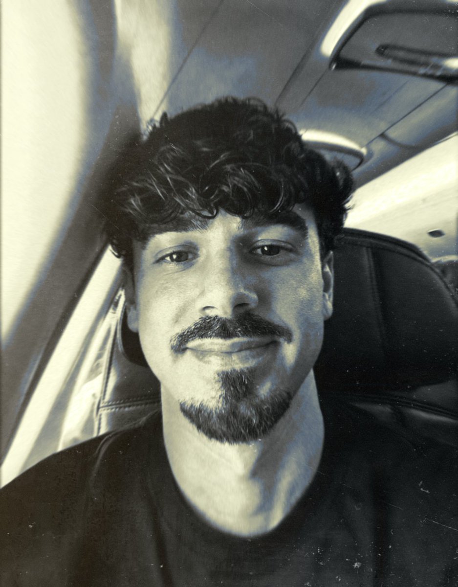 saaaadeh's tweet photo. https://t.co/Ynxu0Og6EK