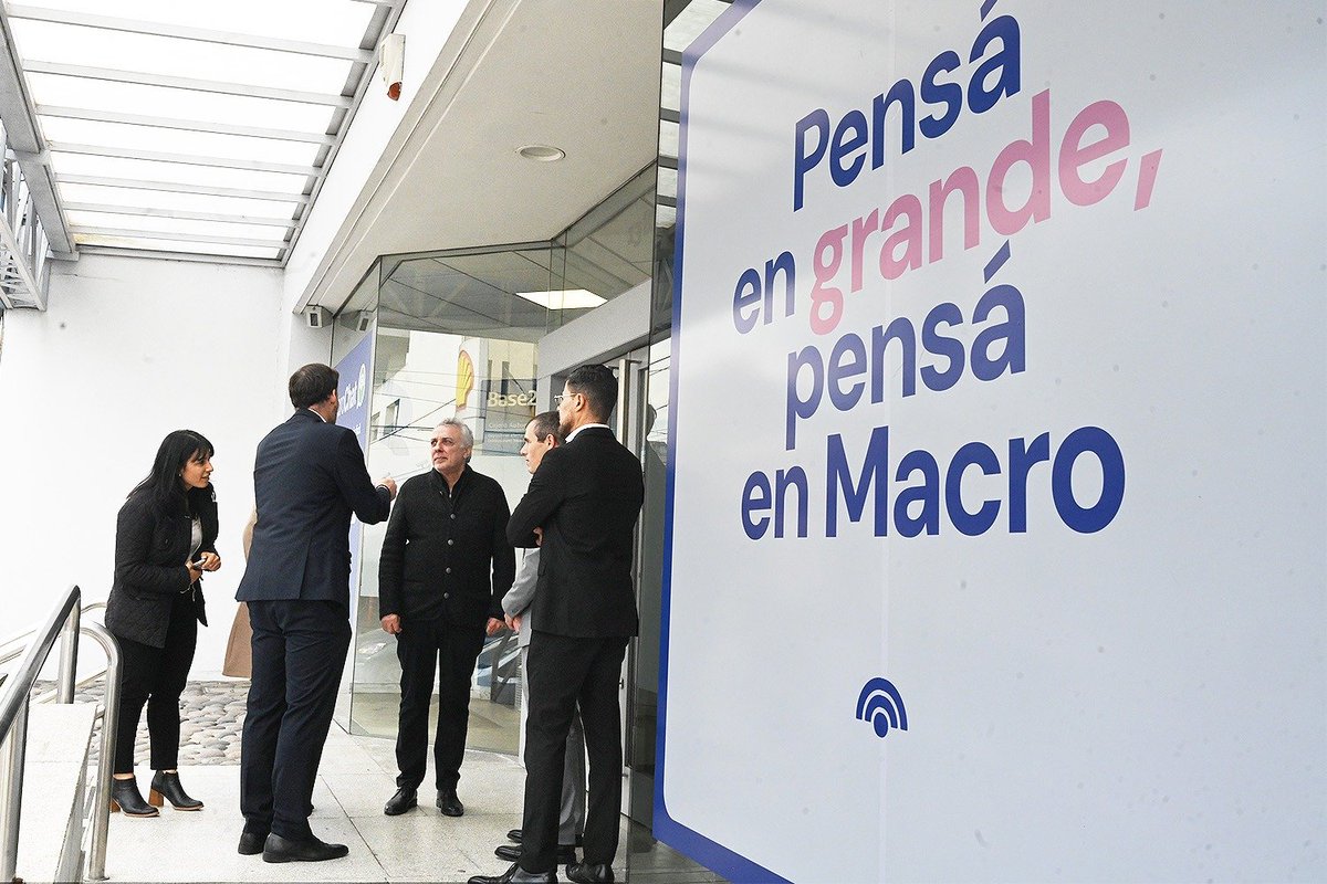 ZamoraJulio's tweet photo. Hoy recibimos de parte de la Fundación Macro computadoras que serán destinadas a distintas instituciones del distrito. 💻🙌
Una colaboración que permitirá acercar herramientas fundamentales y necesarias a nuestra comunidad. https://t.co/4frf1gsATj
