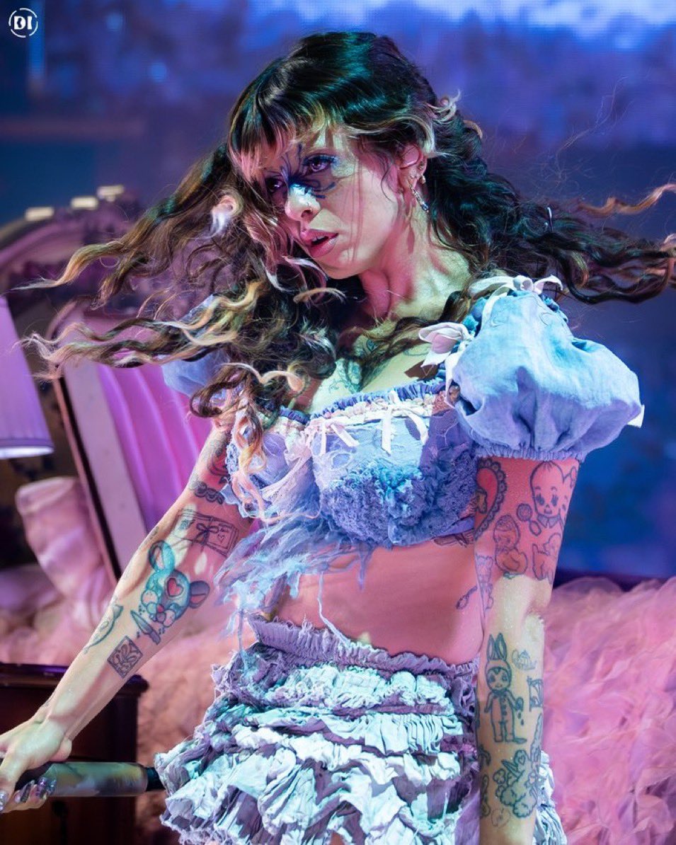 1111_christy's tweet photo. never getting over this tour https://t.co/e4TzIoFhdY