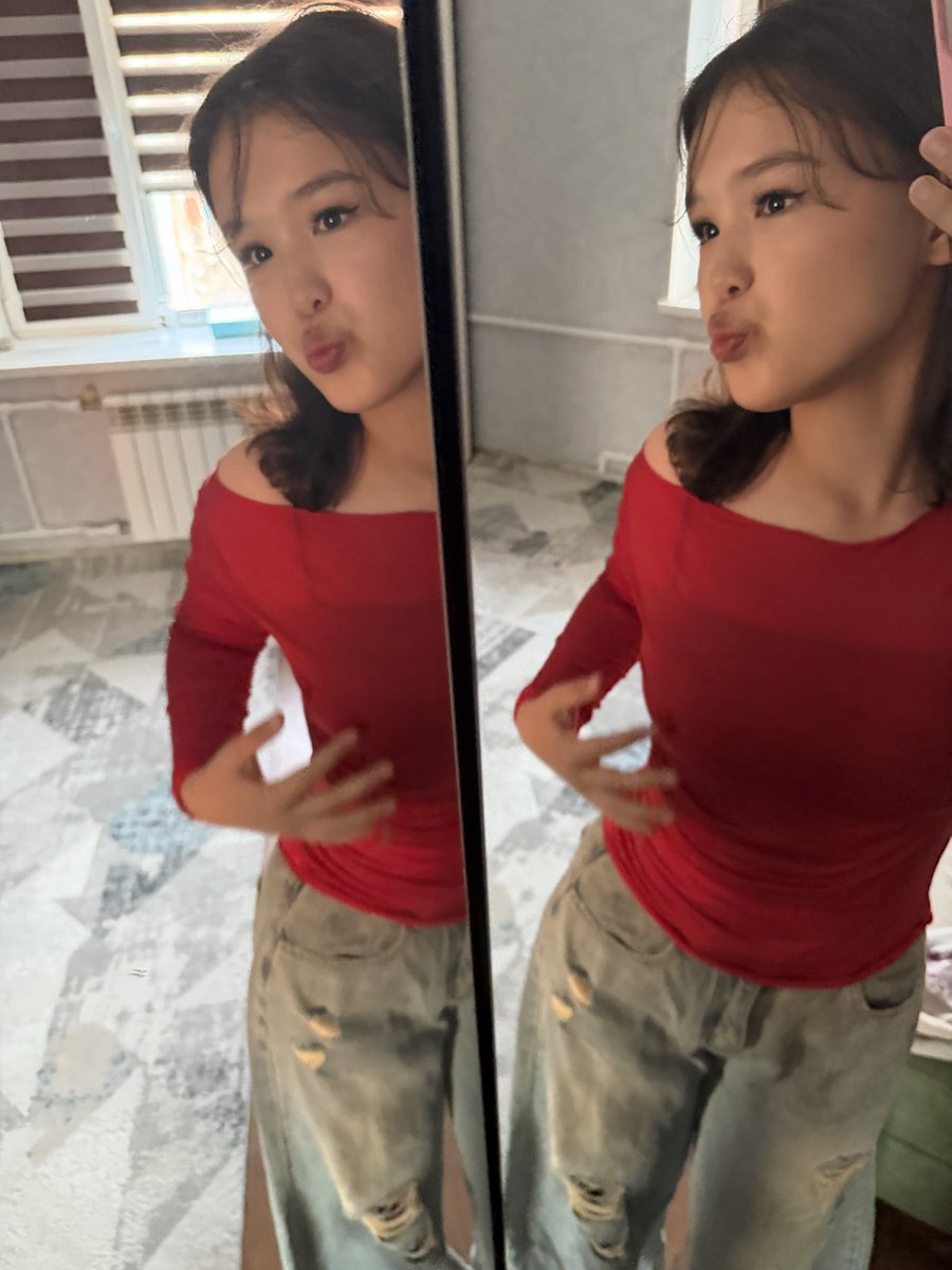 yooneeje's tweet photo. El rojo le sienta muy bien a mi tez.❤️ https://t.co/sq0xKmnSMB