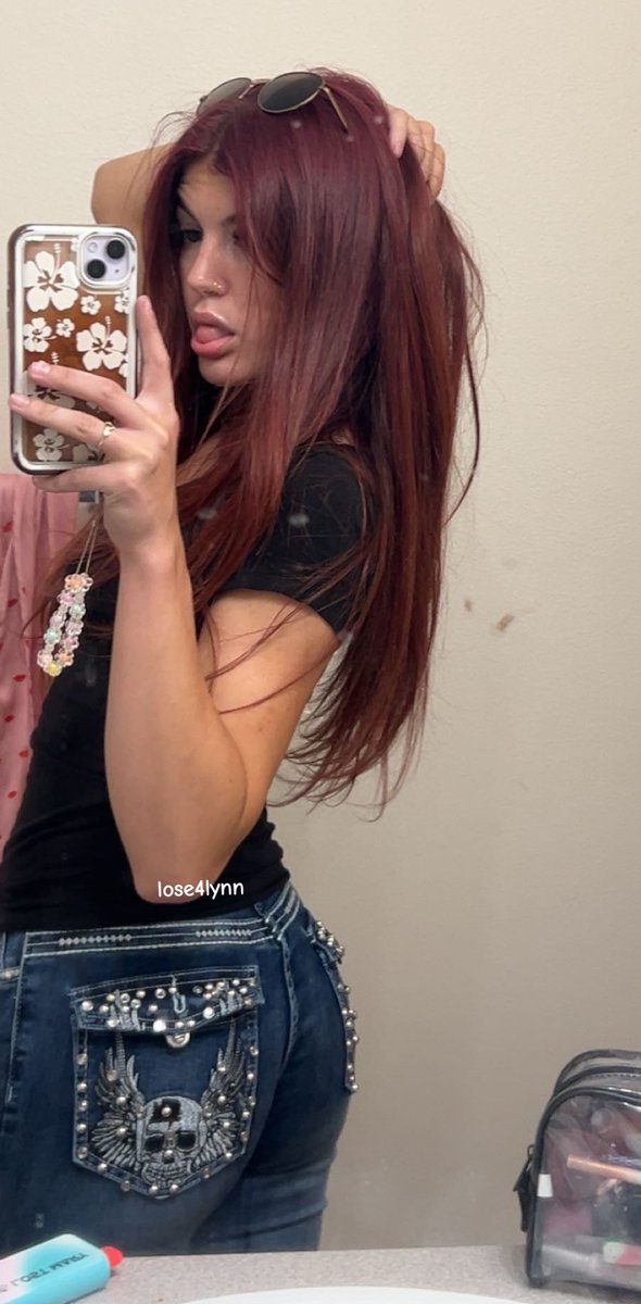 lose4lynn's tweet photo. who wants to be my human chair? 

findom femdom cuckhold humanatm spoiledbrat https://t.co/rAqIluSpbC
