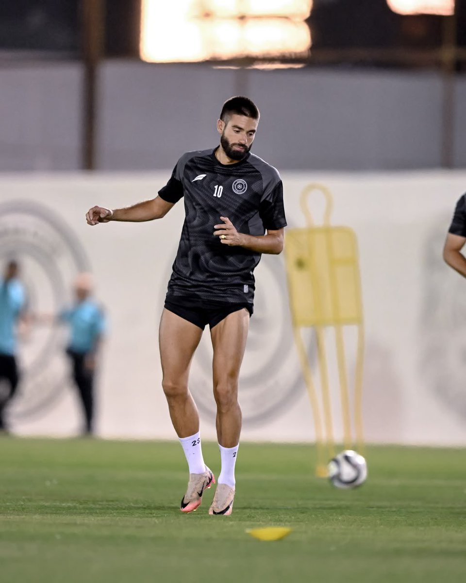 AlShababSaudiFC's tweet photo. 🔛 التمرين الرئيسي لمواجهة "الخليج" 👏🏻 https://t.co/BKrcn6Kcsa