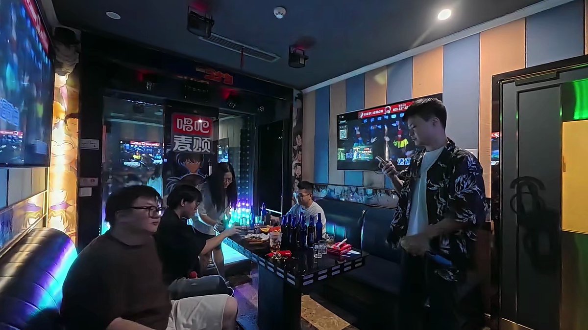 ivan11112846's tweet photo. Night’s just getting started! Grab your mic and hit your favorite tunes at the KTV—sing like no one’s listening, only fun’s the rule! https://t.co/aMlYibjj9Y