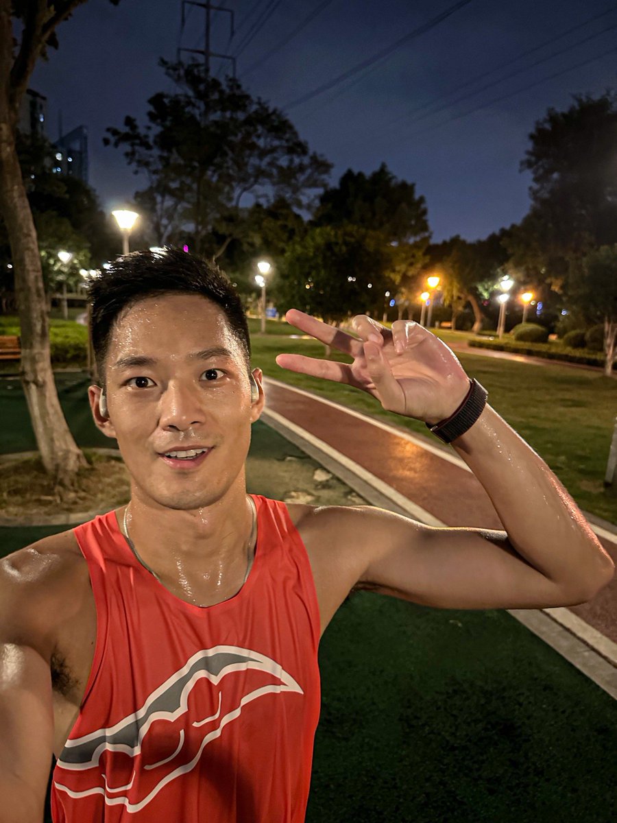 2222_ronny's tweet photo. No more holding back—today I crushed my 10km PB by 45 seconds! Every small effort counts when you choose to push past limits. ， https://t.co/vIm54j6jJd