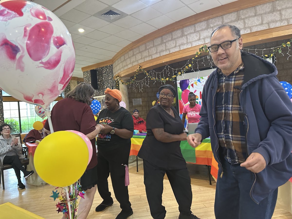 AHCedarGrove's tweet photo. Cheers to our July birthday celebrants! We enjoyed an afternoon of smiles, laughter, and good times as we gathered to recognize everyone celebrating another year. Wishing them all a very happy birthday! https://t.co/qu2mmTcoIj